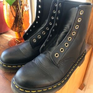 DOC MARTENS Black Boots Classic